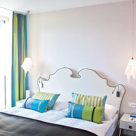 فندق جياردينو لاغو 3*